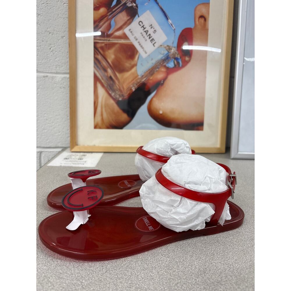 NIB Katy Perry Size 7 Women’s The Geli Flat Smiley Face Red Summer Sandals - Picture 4 of 6
